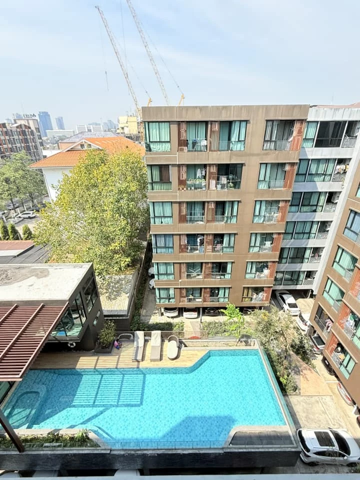 Condo for rent: Brown Condo Ratchada 32, nice room, nice wallpaper, reasonable price, book now.