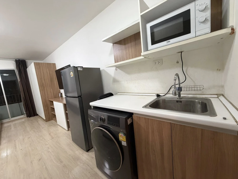 For rent: Elio Sukhumvit 64 condo, studio room, 4th floor, fully furnished. Don't miss out!