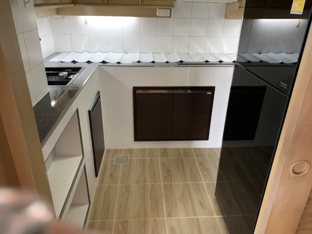 Condo for rent, Flora Ville. Spacious room with ample living space. Fully furnished with appliances. Book today! Don't delay!