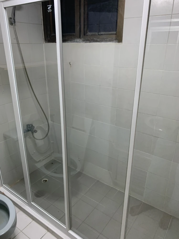 Condo for rent, Flora Ville. Spacious room with ample living space. Fully furnished with appliances. Book today! Don't delay!
