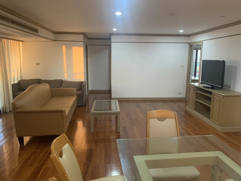 Condo for rent, Flora Ville. Spacious room with ample living space. Fully furnished with appliances. Book today! Don't delay!