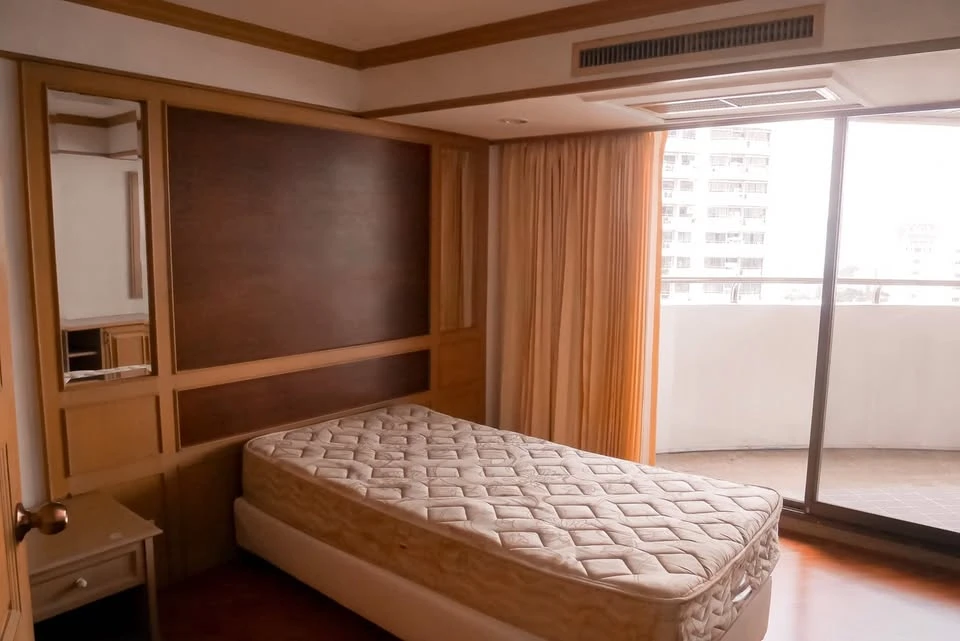 Condo for rent, Flora Ville. Spacious room with ample living space. Fully furnished with appliances. Book today! Don't delay!