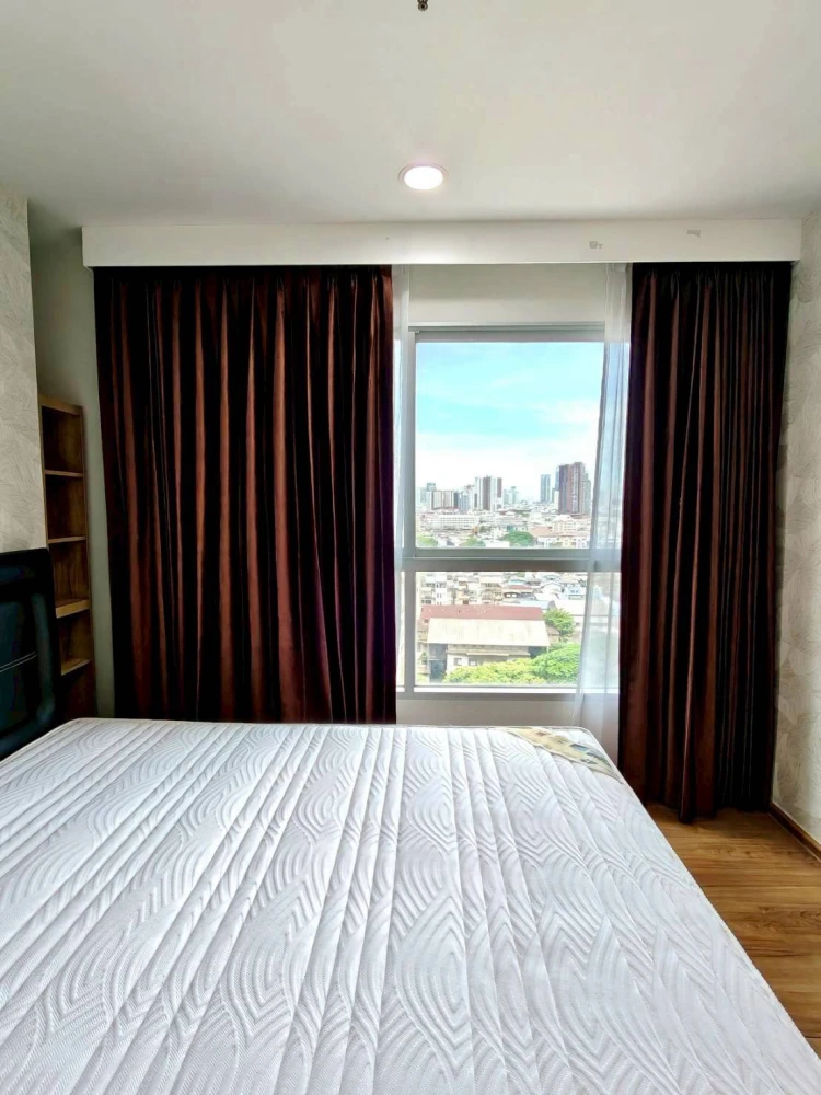 For rent: Condo Fuse Chan-Sathorn, large room, comfortable, 15th floor, high view, convenient, complete in one place, move now.