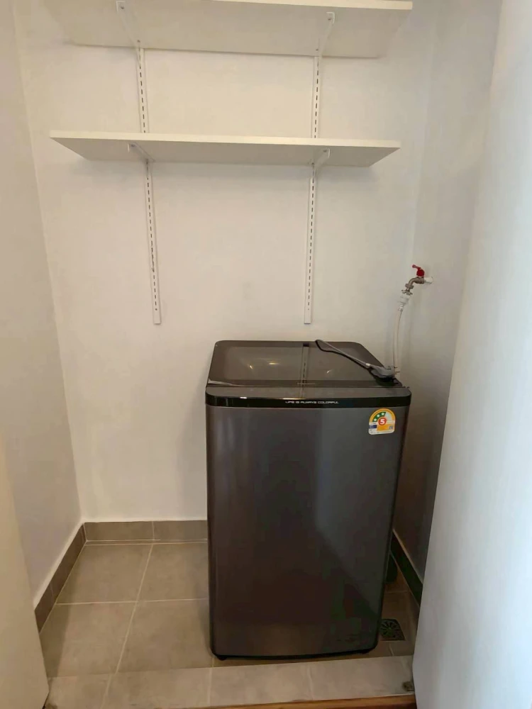 For rent: Condo Fuse Chan-Sathorn, large room, comfortable, 15th floor, high view, convenient, complete in one place, move now.