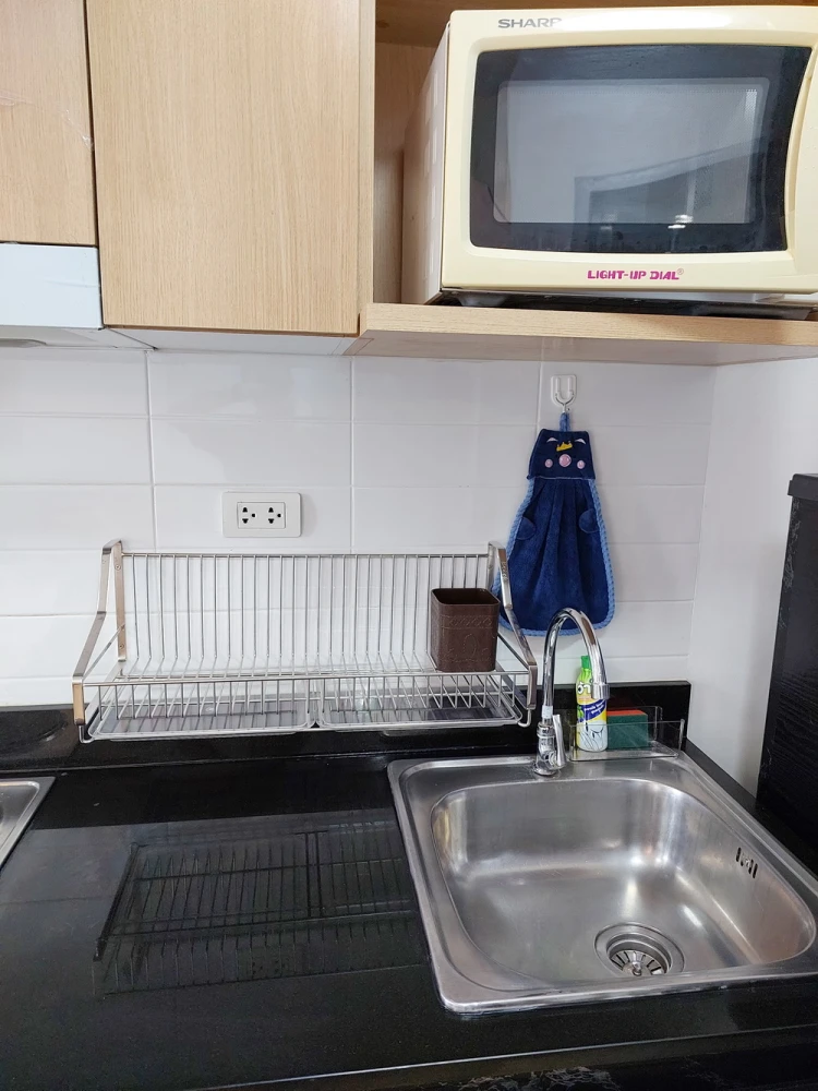 Condo for rent: IDEO BluCove Sukhumvit. Beautifully decorated in a sweet vintage style. Enjoy the BTS view and cool breeze. Book now!