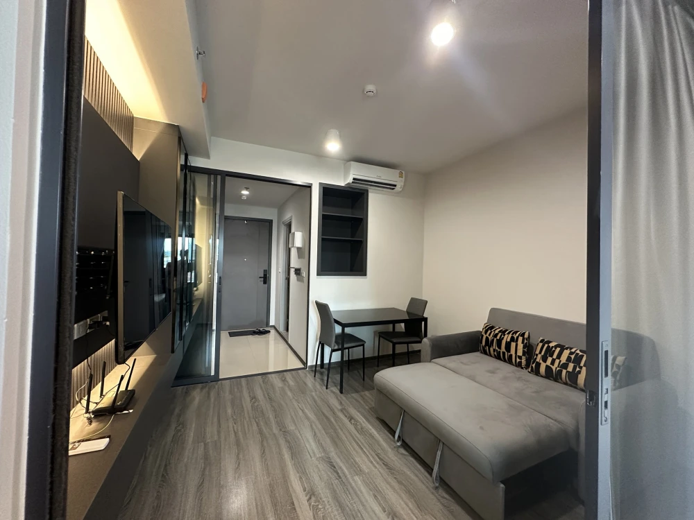 Condo for rent: IDEO Chula–Samyan. Beautifully decorated room with excellent built-in furniture. Everything you need in one place. Just bring your bag