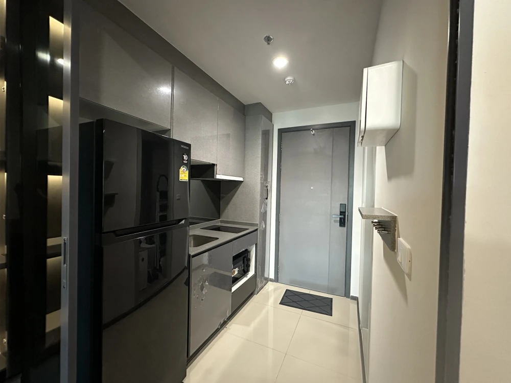 Condo for rent: IDEO Chula–Samyan. Beautifully decorated room with excellent built-in furniture. Everything you need in one place. Just bring your bag