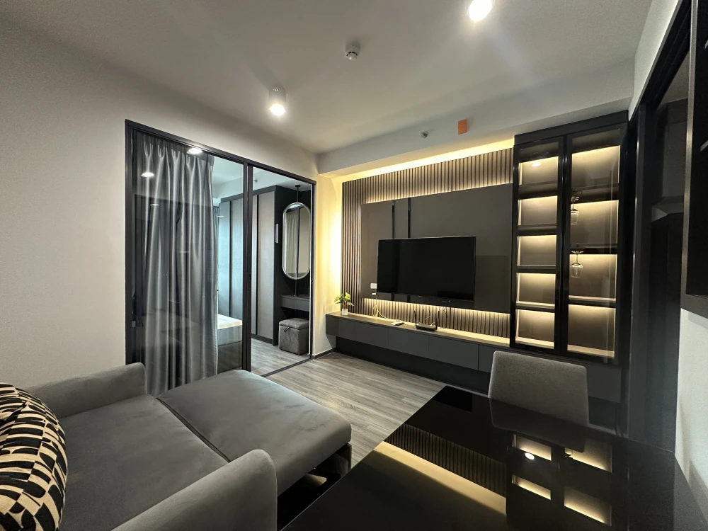 Condo for rent: IDEO Chula–Samyan. Beautifully decorated room with excellent built-in furniture. Everything you need in one place. Just bring your bag