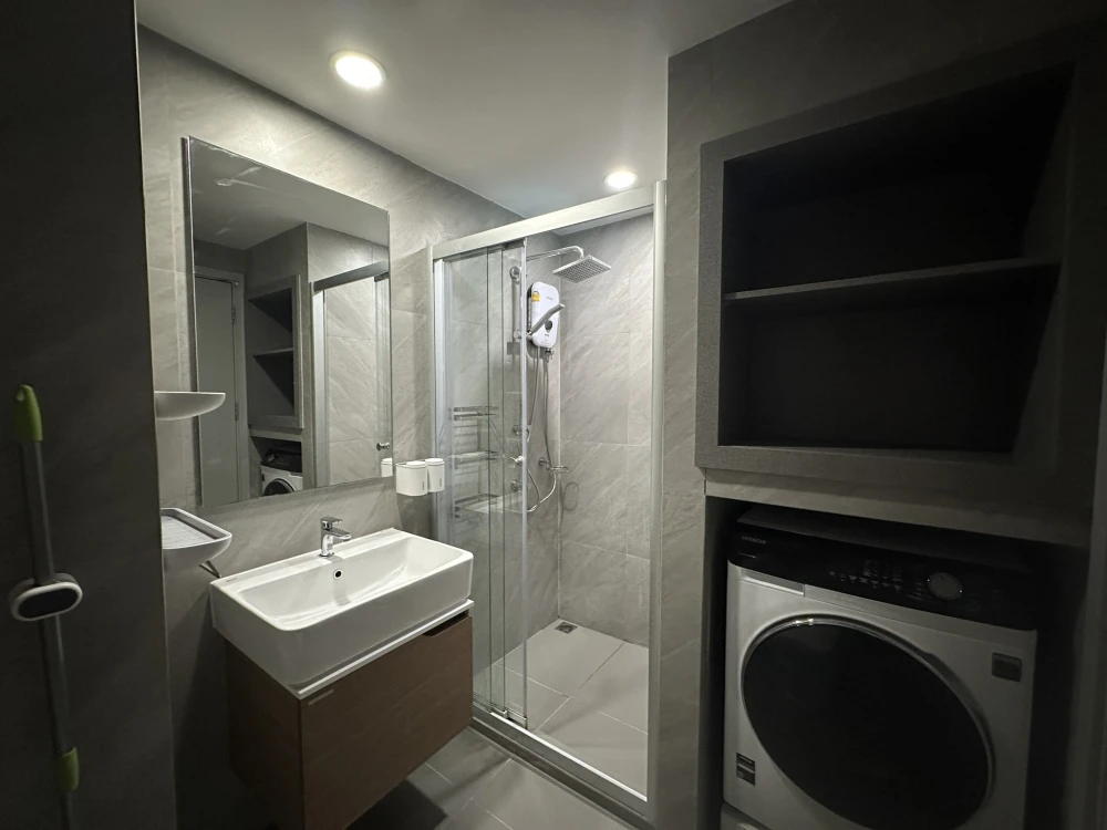 Condo for rent: IDEO Chula–Samyan. Beautifully decorated room with excellent built-in furniture. Everything you need in one place. Just bring your bag