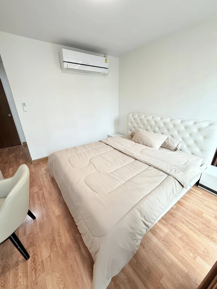 Condo for rent at Ivy Ratchada, a large, comfortable room with plenty of living space. Fully furnished, all in one place. Hurry and reserve now, don't