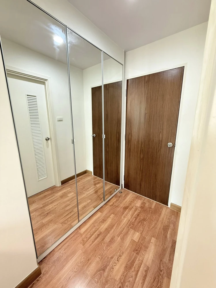 Condo for rent at Ivy Ratchada, a large, comfortable room with plenty of living space. Fully furnished, all in one place. Hurry and reserve now, don't