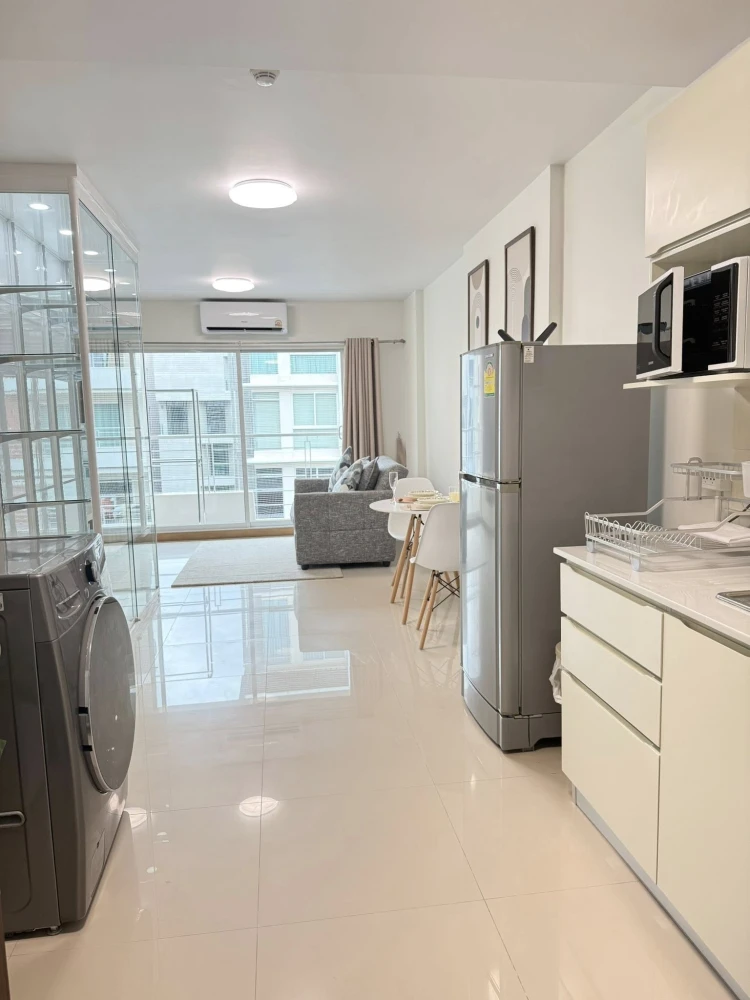 Condo for rent at Ivy Ratchada, a large, comfortable room with plenty of living space. Fully furnished, all in one place. Hurry and reserve now, don't