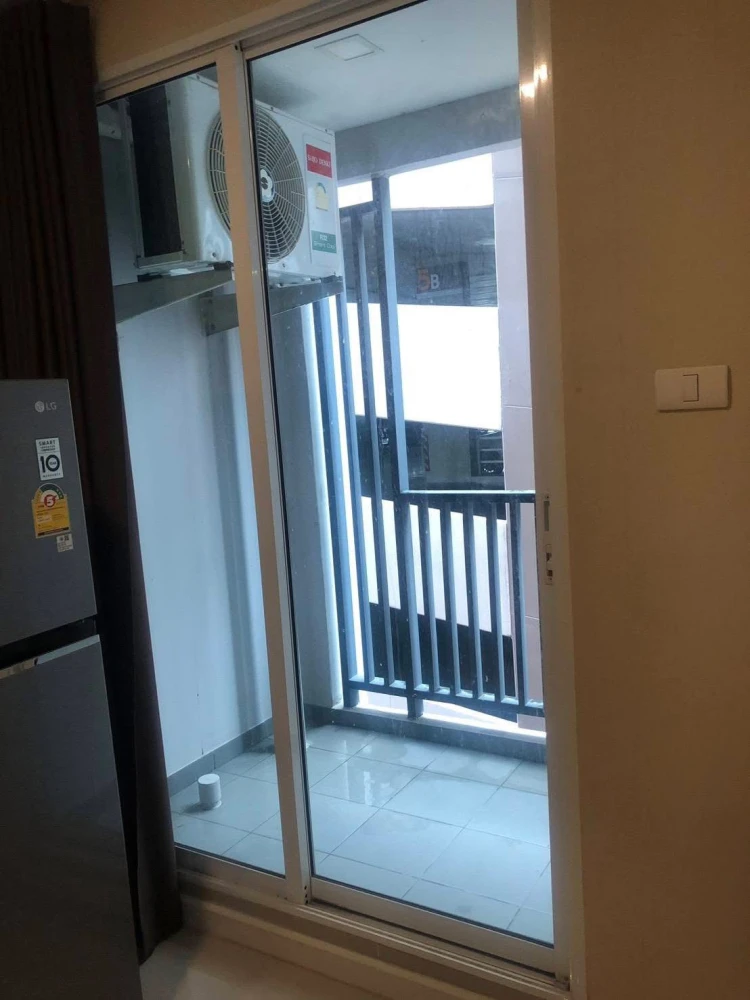 Condo for rent, Jw Don Mueang, convenient transportation, near the airport, near the source of food Meet all needs quickly.
