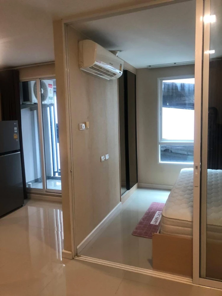 Condo for rent, Jw Don Mueang, convenient transportation, near the airport, near the source of food Meet all needs quickly.