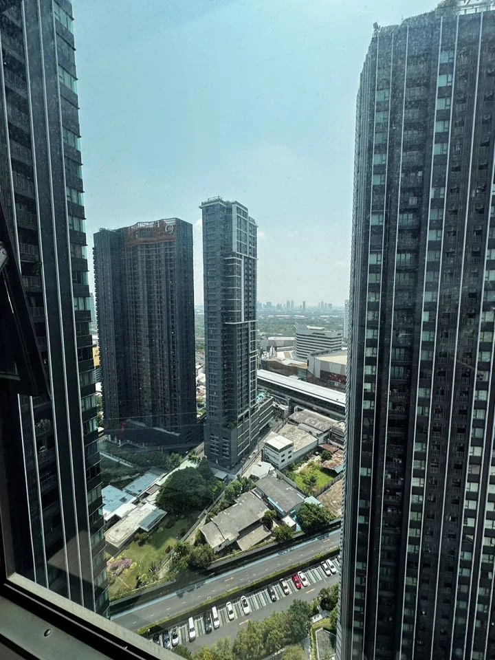 Condo for rent, Life Ladprao, spacious room, comfortable, high floor, built-in furniture, complete furniture, all here in one place, hurry and book no
