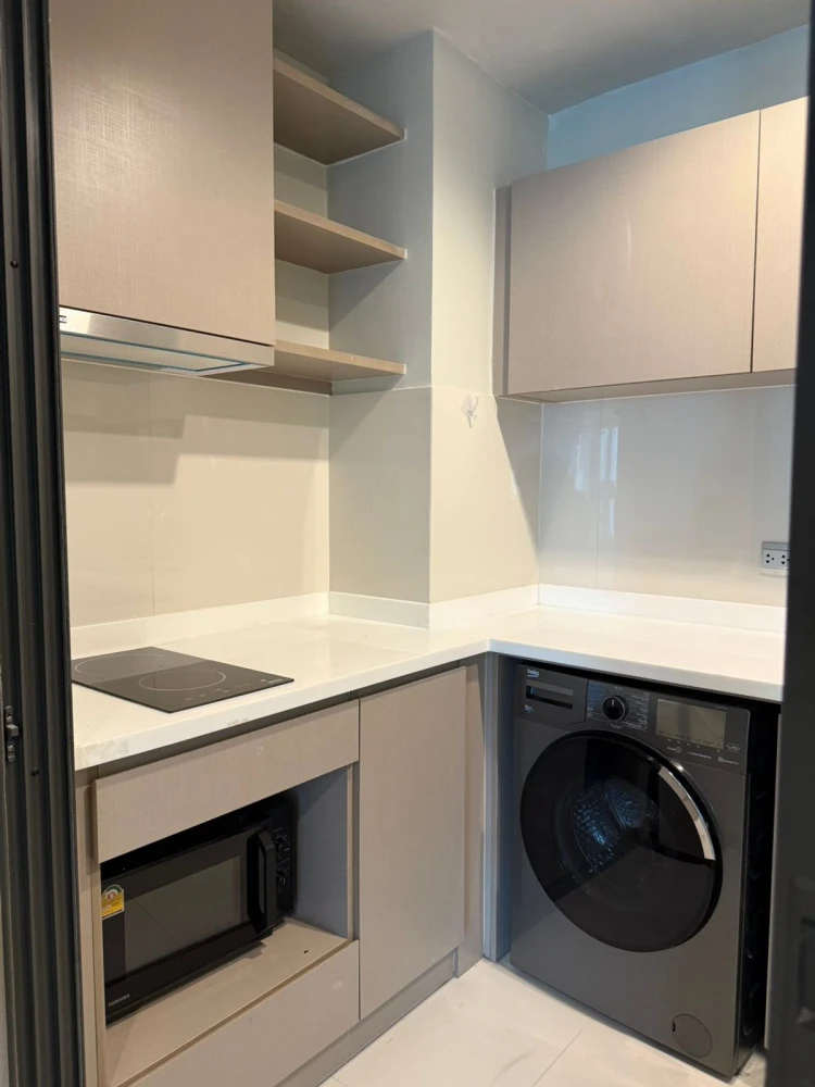 Condo for rent, Life Ladprao, high floor unit, ready to move in, spacious and comfortable. Book now!