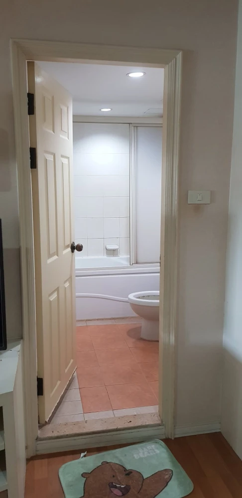 Condo for rent, Lumpini Place Rama 3 - Riverview. Spacious and comfortable unit with ample living space. Convenient and fully equipped. Book now!