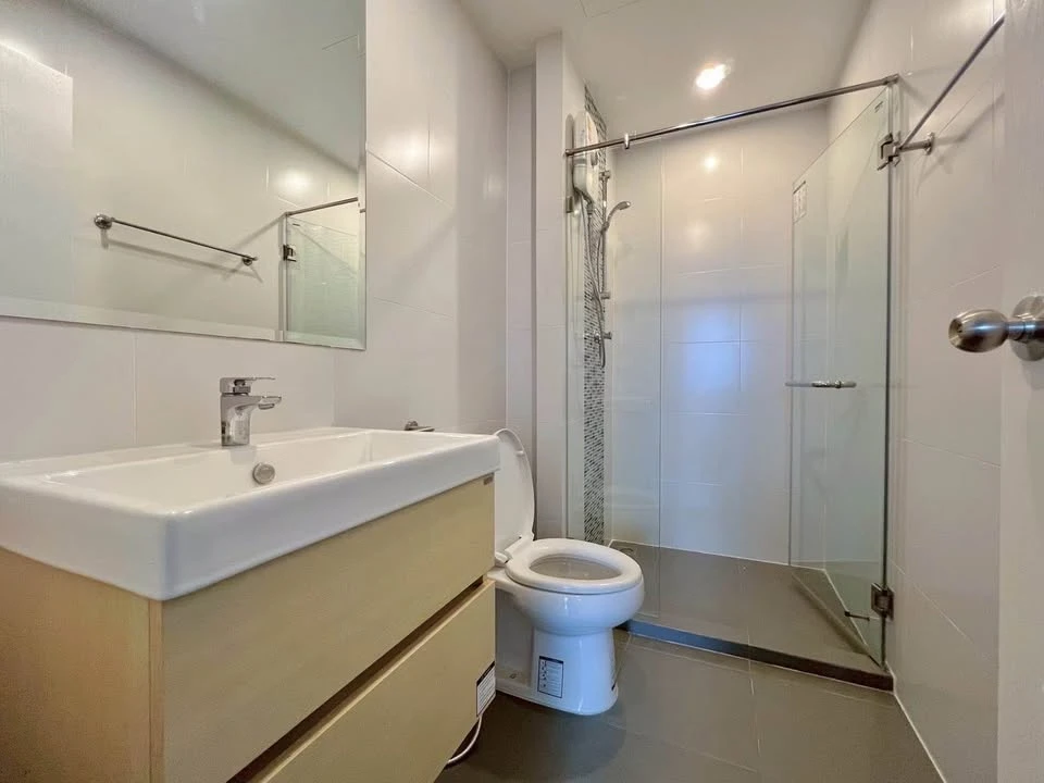 Condo for rent, Metro Sky Prachachuen, beautifully decorated room, white tone, comfortable price, hurry and reserve now.