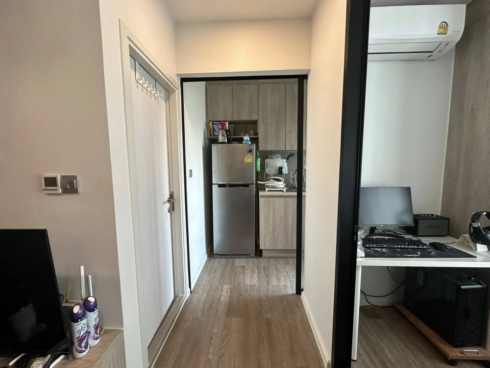 For rent: Modiz Sukhumvit 50 condo. The unit is partitioned into separate, well-defined zones. Great price! Book now, don't miss out!
