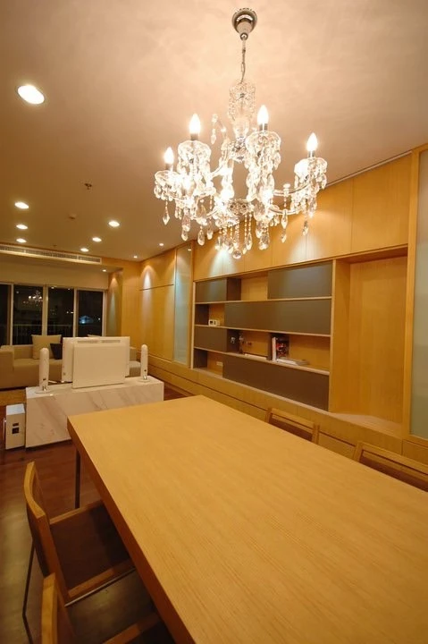 Condo for rent: Noble Ora, large and comfortable room with usable space. You definitely shouldn't miss it.