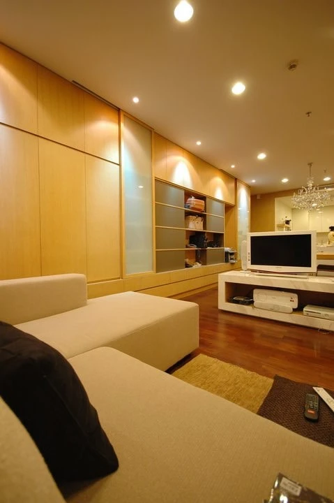 Condo for rent: Noble Ora, large and comfortable room with usable space. You definitely shouldn't miss it.
