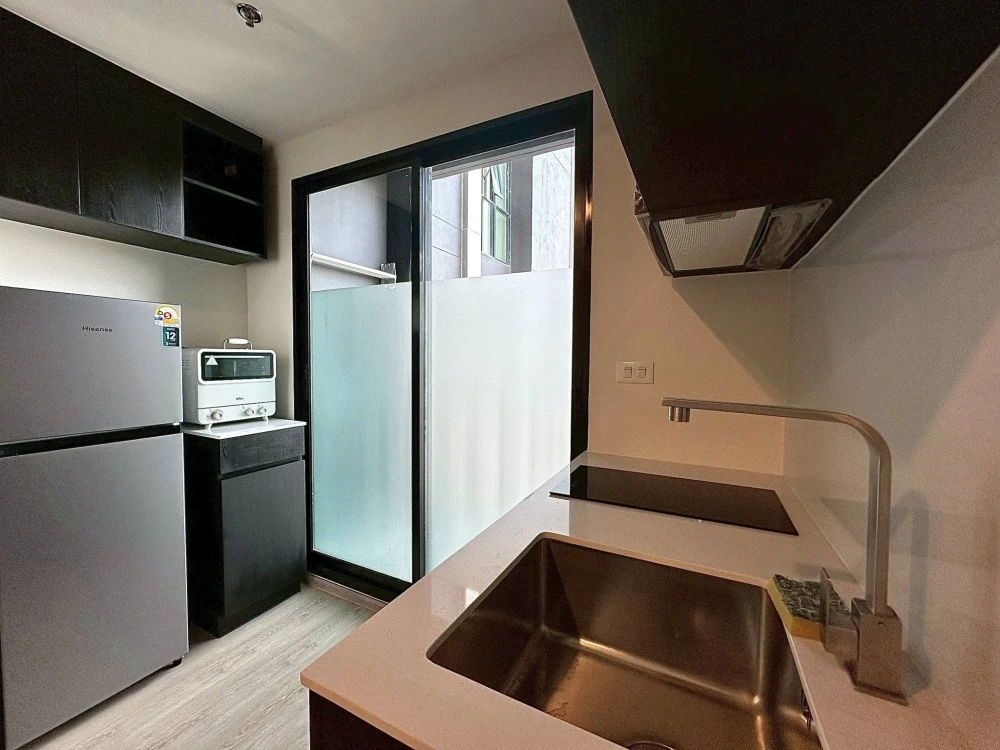 Condo for rent, NUE District R9, corner unit, high floor, Rama 9 city view. Book now before it's too late!