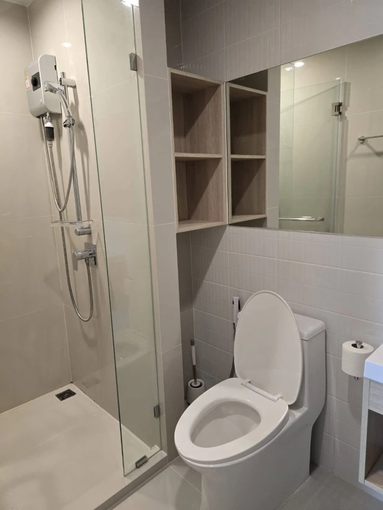 Condo for rent, Nue Mega Plus Bangna. Spacious room with ample living space, 11th floor, overlooking Mega Bangna mall. Book now!