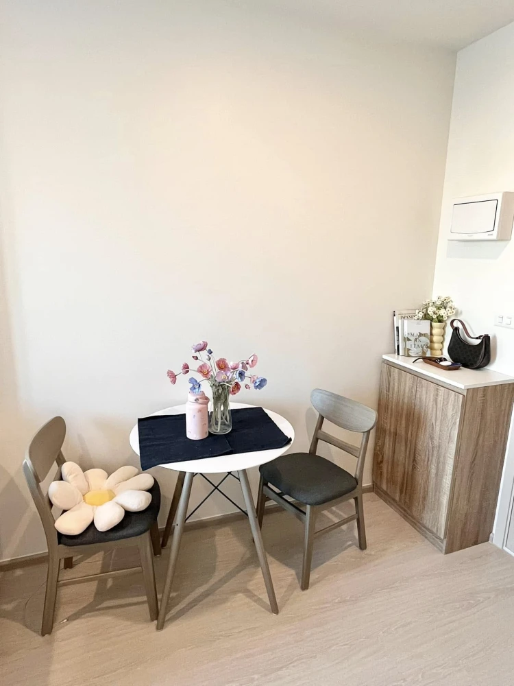 Condo for rent, Nue noble Faichai wanglang, pleasantly decorated, bright tones, easy on the eyes, high view, no block to reserve at all.