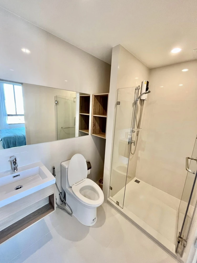 Condo for rent, Nue noble Faichai wanglang, pleasantly decorated, bright tones, easy on the eyes, high view, no block to reserve at all.