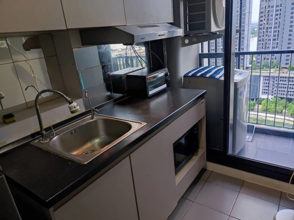 Politan Rive condo for rent, nice decorated room, high floor, good view, not strong price, everything is complete, hurry to reserve