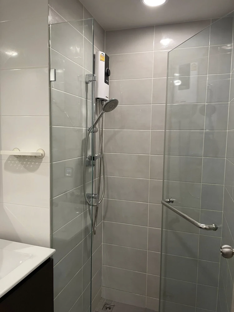 For rent: Premio Quinto condo. Nice, well-partitioned unit with built-in furniture. Ready to move in today! Don't miss out!