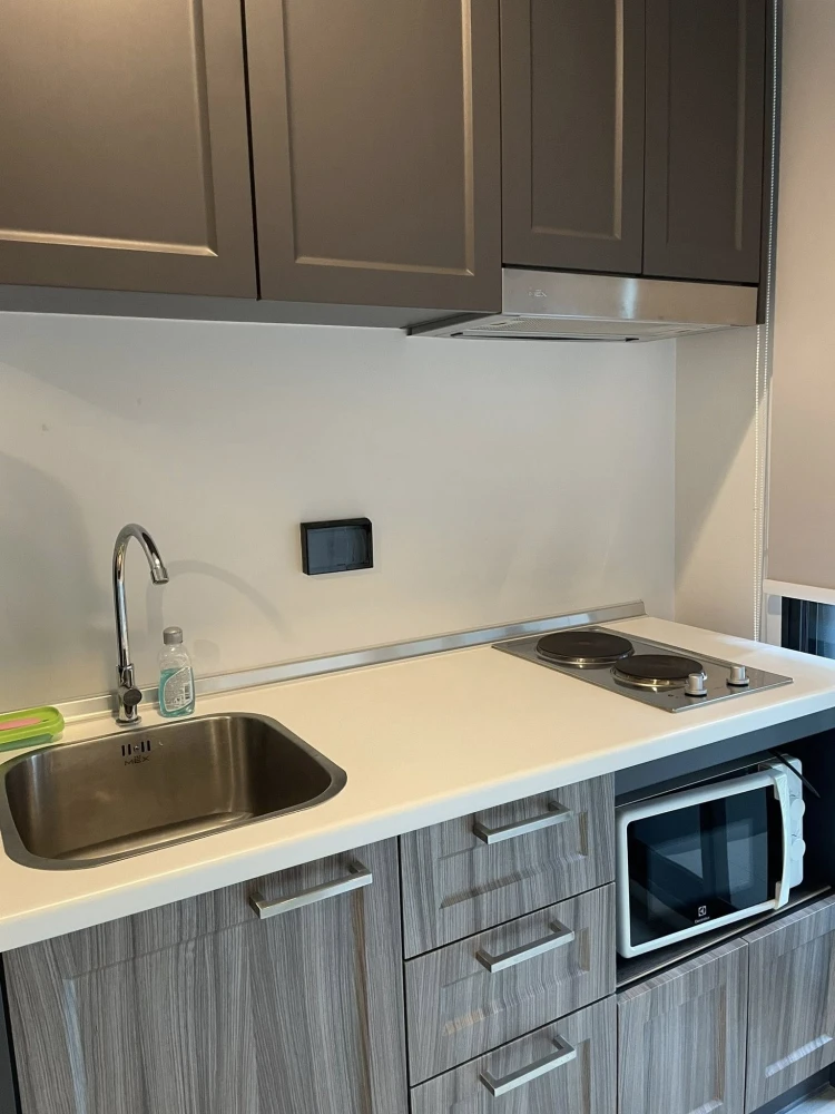 For rent: Premio Quinto condo. Nice, well-partitioned unit with built-in furniture. Ready to move in today! Don't miss out!