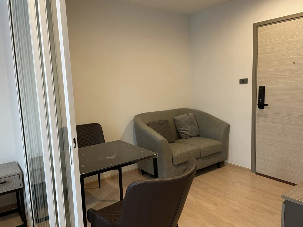 For rent: Premio Quinto condo. Nice, well-partitioned unit with built-in furniture. Ready to move in today! Don't miss out!