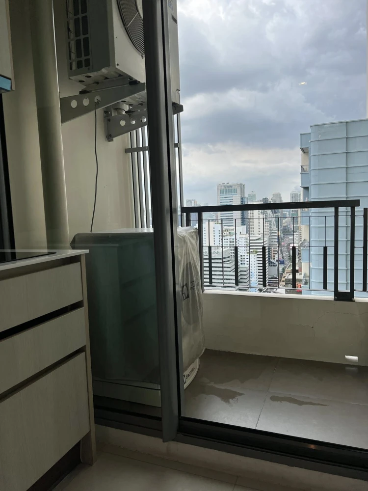 Condo for rent Q Asoke, 34th floor, fully furnished, ready to move in. I'm telling you, you shouldn't miss it.