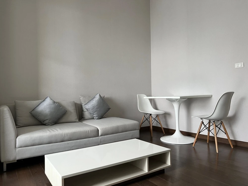 Condo for rent Q Asoke, 34th floor, fully furnished, ready to move in. I'm telling you, you shouldn't miss it.
