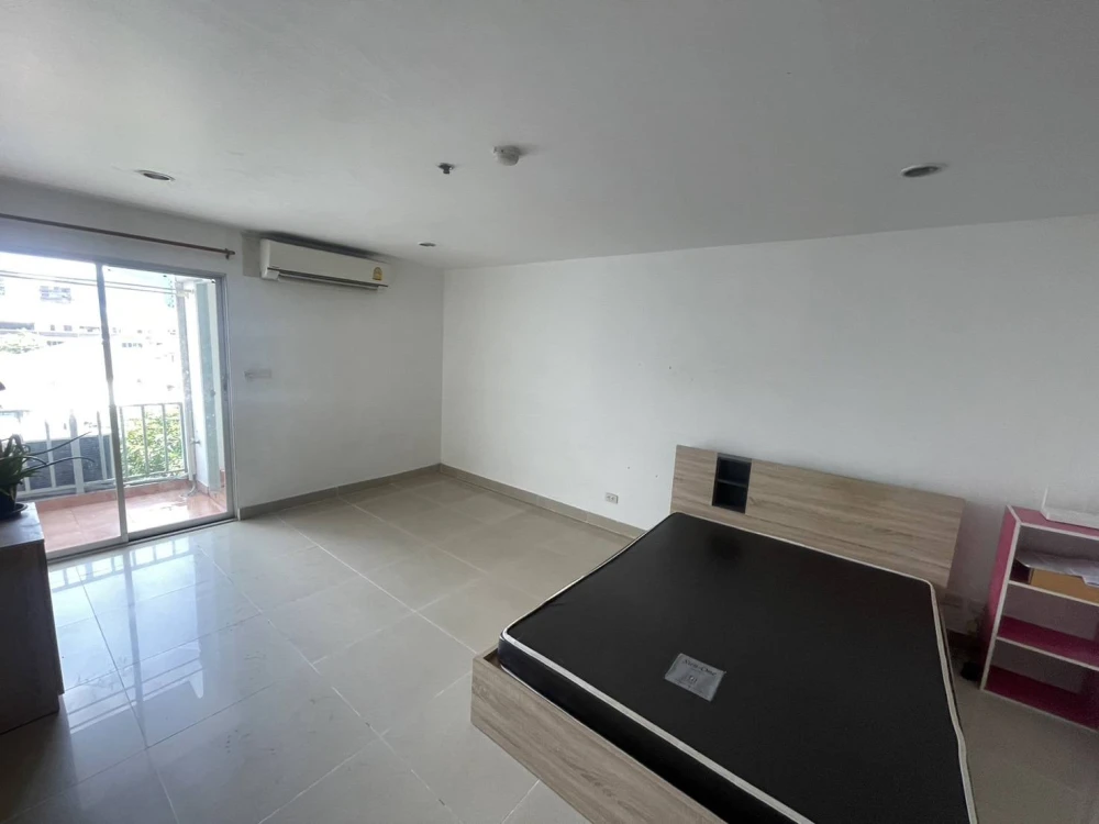 Condo for rent: Regent Home 5 Ratchada 19, studio room, great value, don't miss out, you'll regret it later.