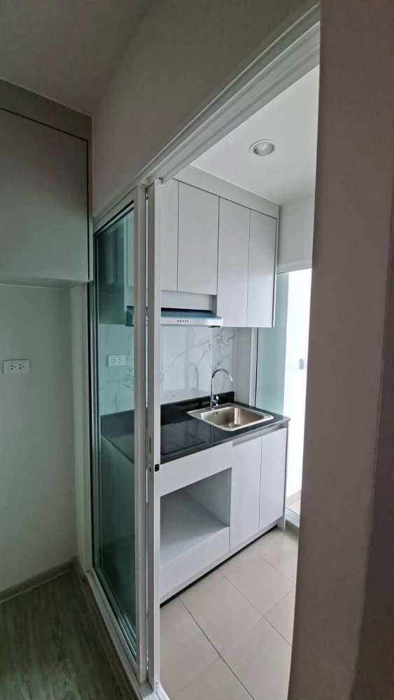 For rent: Regent Home Bangna condo, 26th floor, river view. Ready to move in. Special price available. Book now!