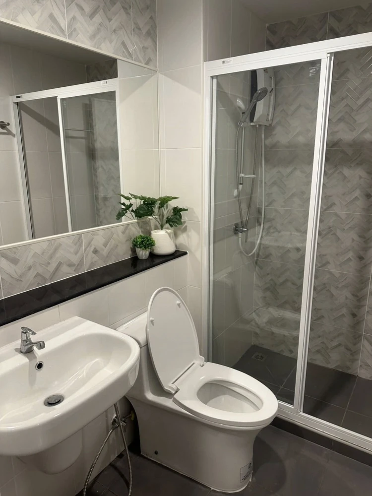 Condo for rent, Regent Home Bangna, ready to move in, fully furnished, great price. Book now before you miss out!