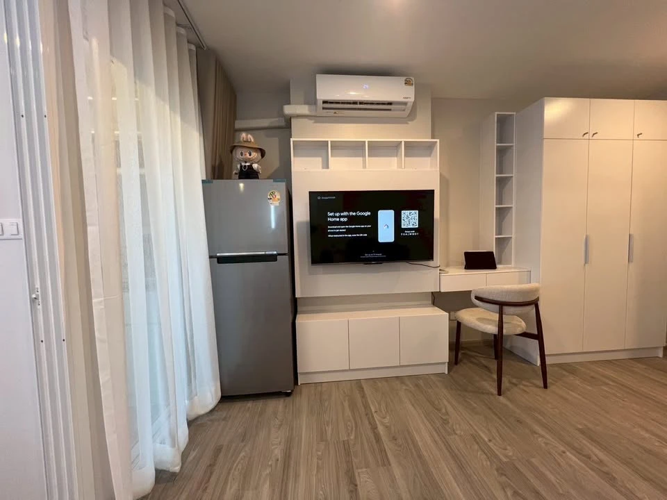 For rent: Regent Home Bangna condo. Beautifully decorated unit with high-quality built-in furniture. Excellent value. You absolutely must not miss thi