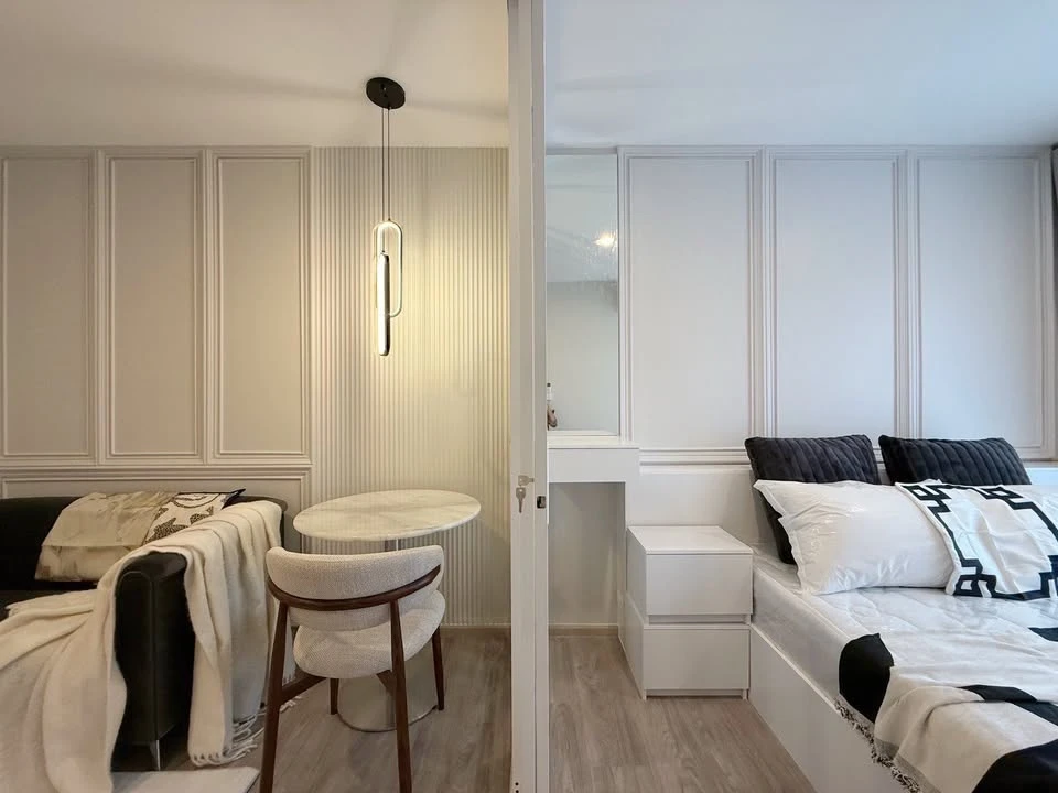 For rent: Regent Home Bangna condo. Beautifully decorated unit with high-quality built-in furniture. Excellent value. You absolutely must not miss thi