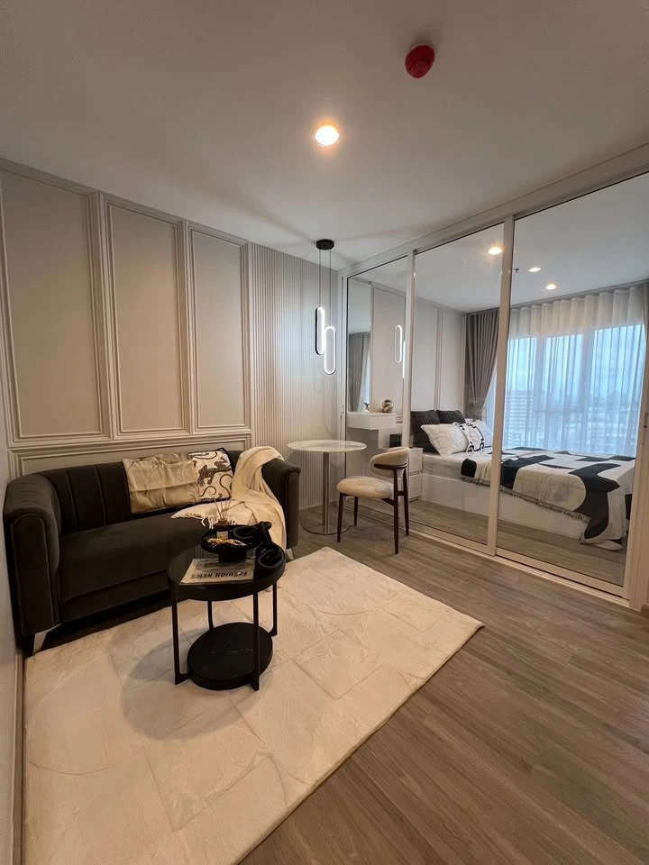 For rent: Regent Home Bangna condo. Beautifully decorated unit with high-quality built-in furniture. Excellent value. You absolutely must not miss thi