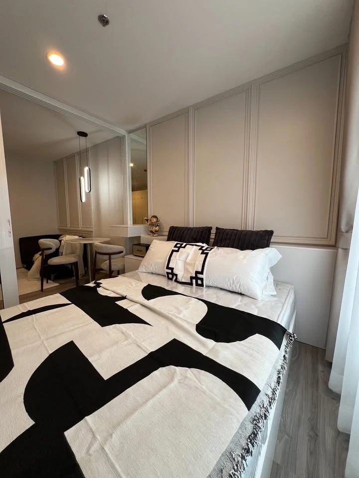 For rent: Regent Home Bangna condo. Beautifully decorated unit with high-quality built-in furniture. Excellent value. You absolutely must not miss thi