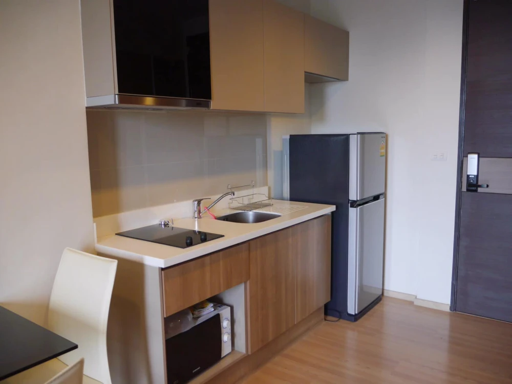 Condo for rent, Rhythm Sathorn, city view room with full facilities, book now.