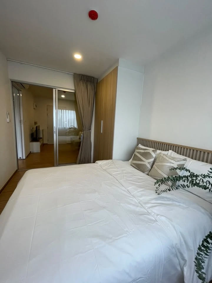 Condo for rent at Sena Eco Town Rangsit Station. The unit is partitioned into separate, clearly defined zones. Amazing price! Book now!