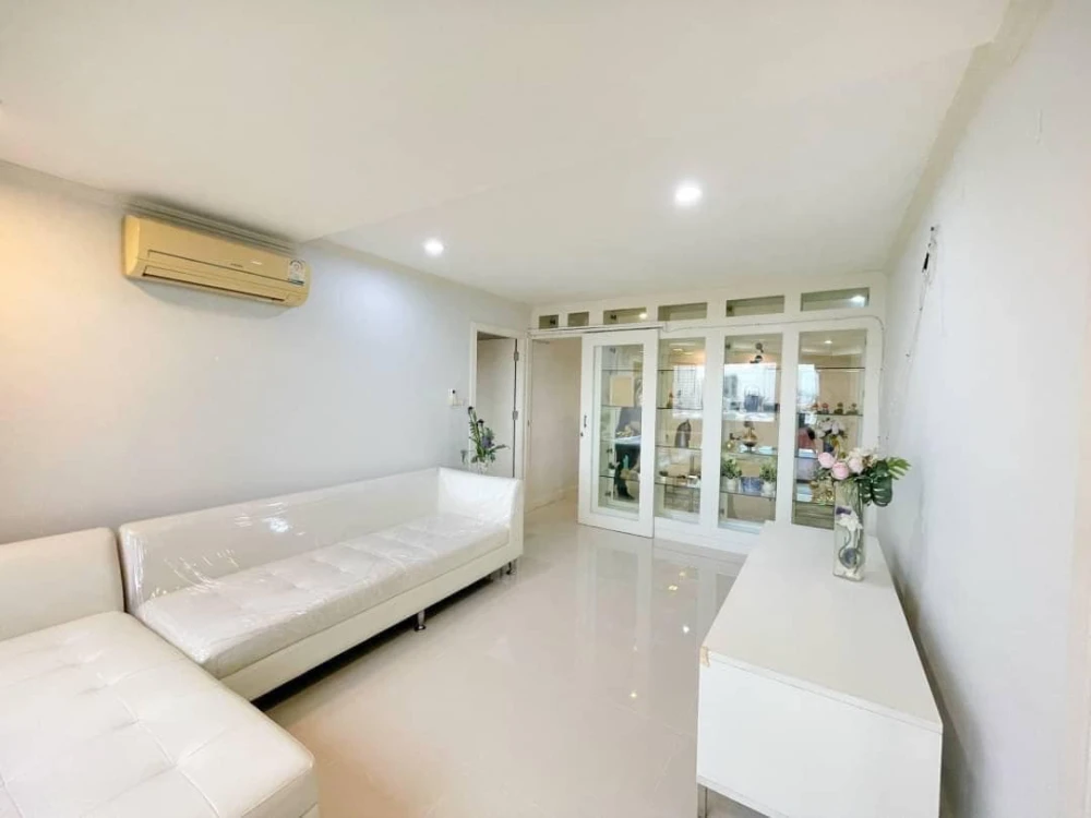 Condo for rent SV city Rama 3, large room, comfortable, comes with usable space, come and reserve it now, don't miss the opportunity.