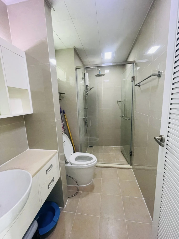 Condo for rent, TC Green, ready to move in, spacious and comfortable, high floor, pool view, great deal, hurry and reserve now++
