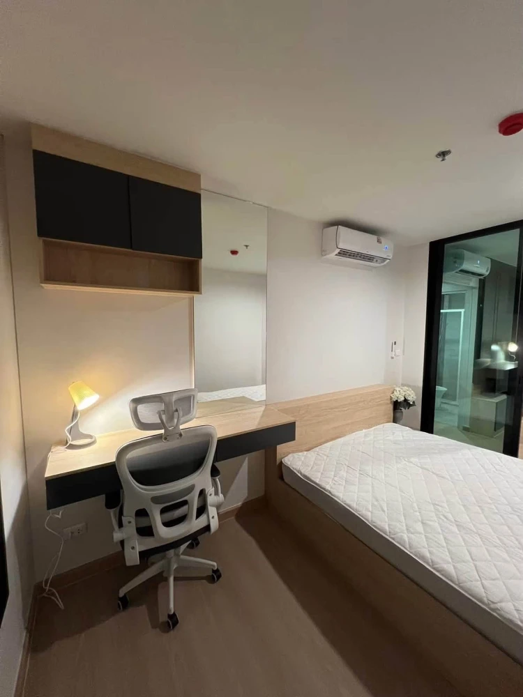 For rent: Terra Residence condo, 29th floor, high floor, beautiful view, fully furnished with built-in cabinets and appliances, ready to move in. Don'