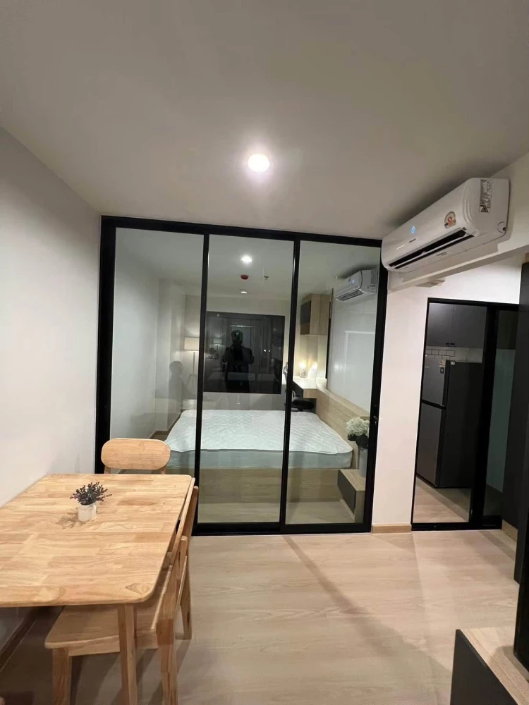 For rent: Terra Residence condo, 29th floor, high floor, beautiful view, fully furnished with built-in cabinets and appliances, ready to move in. Don'