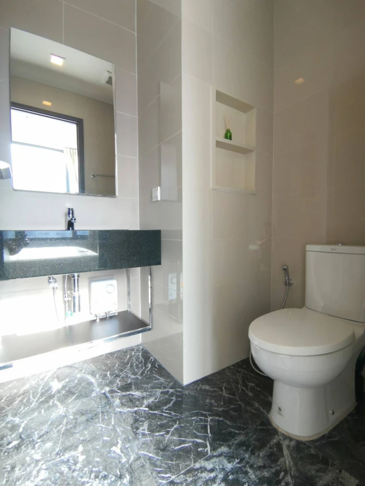Condo for rent The Edge Sukhumvit 23, next to BTS and MRT Sukhumvit, fully furnished, reserve now!