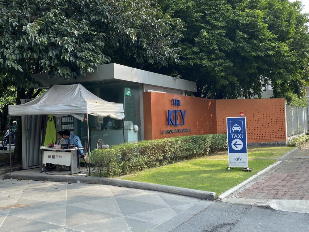 Condo for rent: The Key Sathorn-Charoen Rat, ready to move in, furnished, just come and move in.